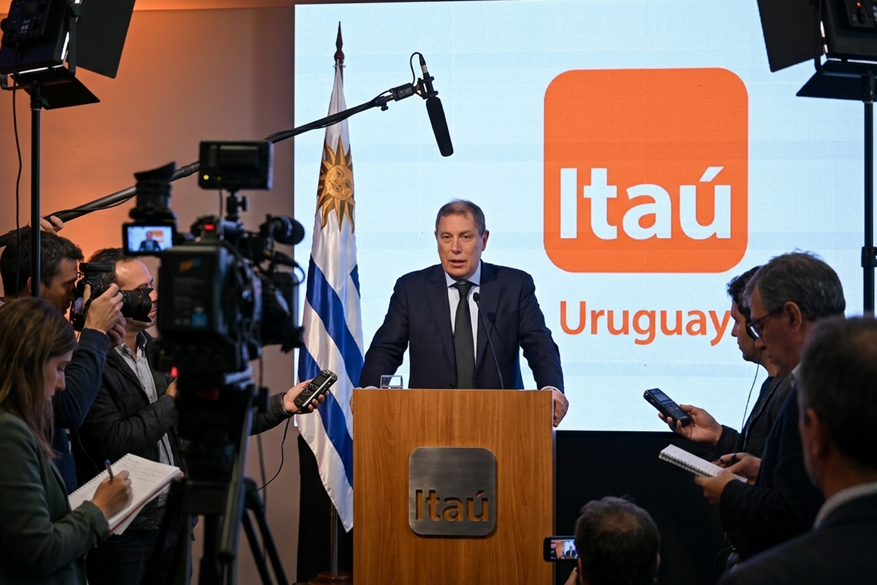 Andrés Ojeda en conferencia de prensa